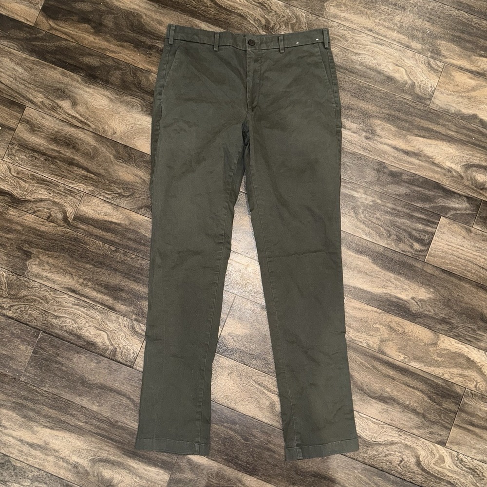 Uniqlo Men's 33x34 Dark Green Flat Front Casual Chino Pants Preowned Excellent